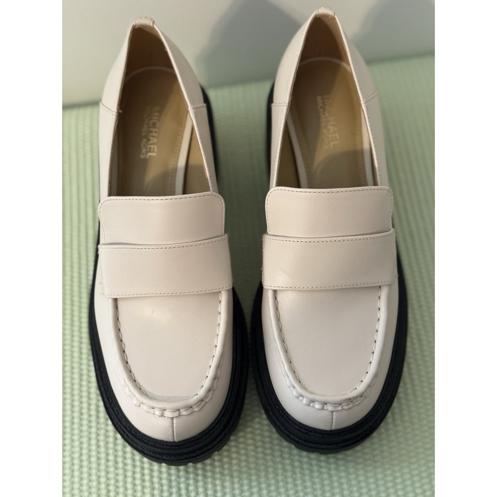 Michael Michael Kors Beige Leather Loafer Flats‎ Logo Accent 6M Casual Preppy